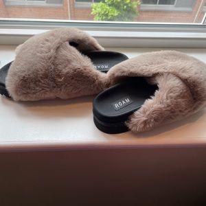 House slippers. Small size 8. Black with tan faux fur. Like new